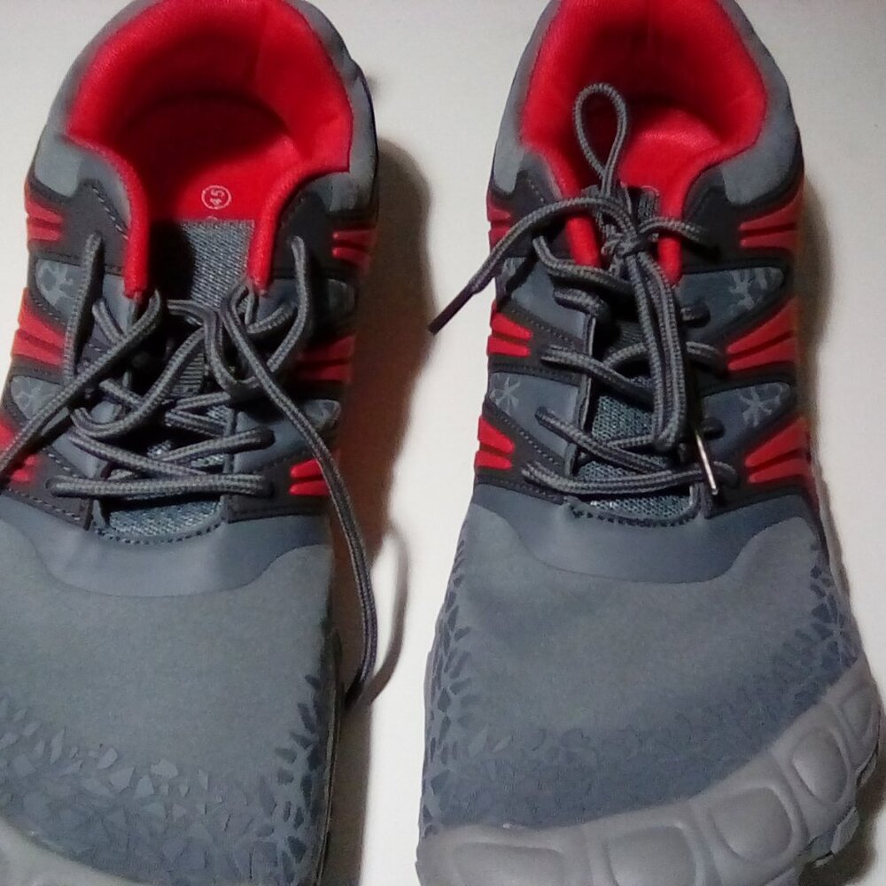 Oranginer Bare feet shoes.